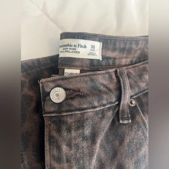 Abercrombie & Fitch Curve Love High Rise 90s Relaxed Jean - Picture 2 of 5